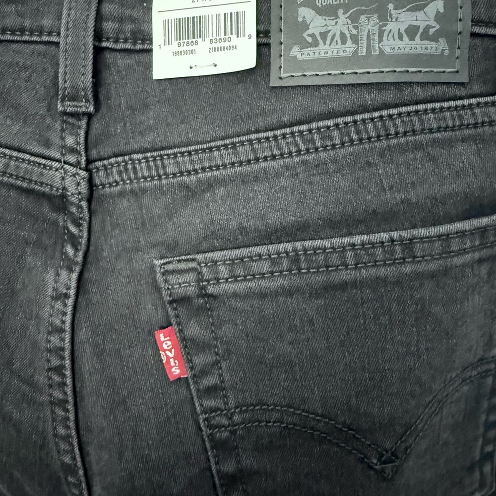 Women’s Levi's Black Denim Jeans 724 High Rise Straight leg black size 27x32